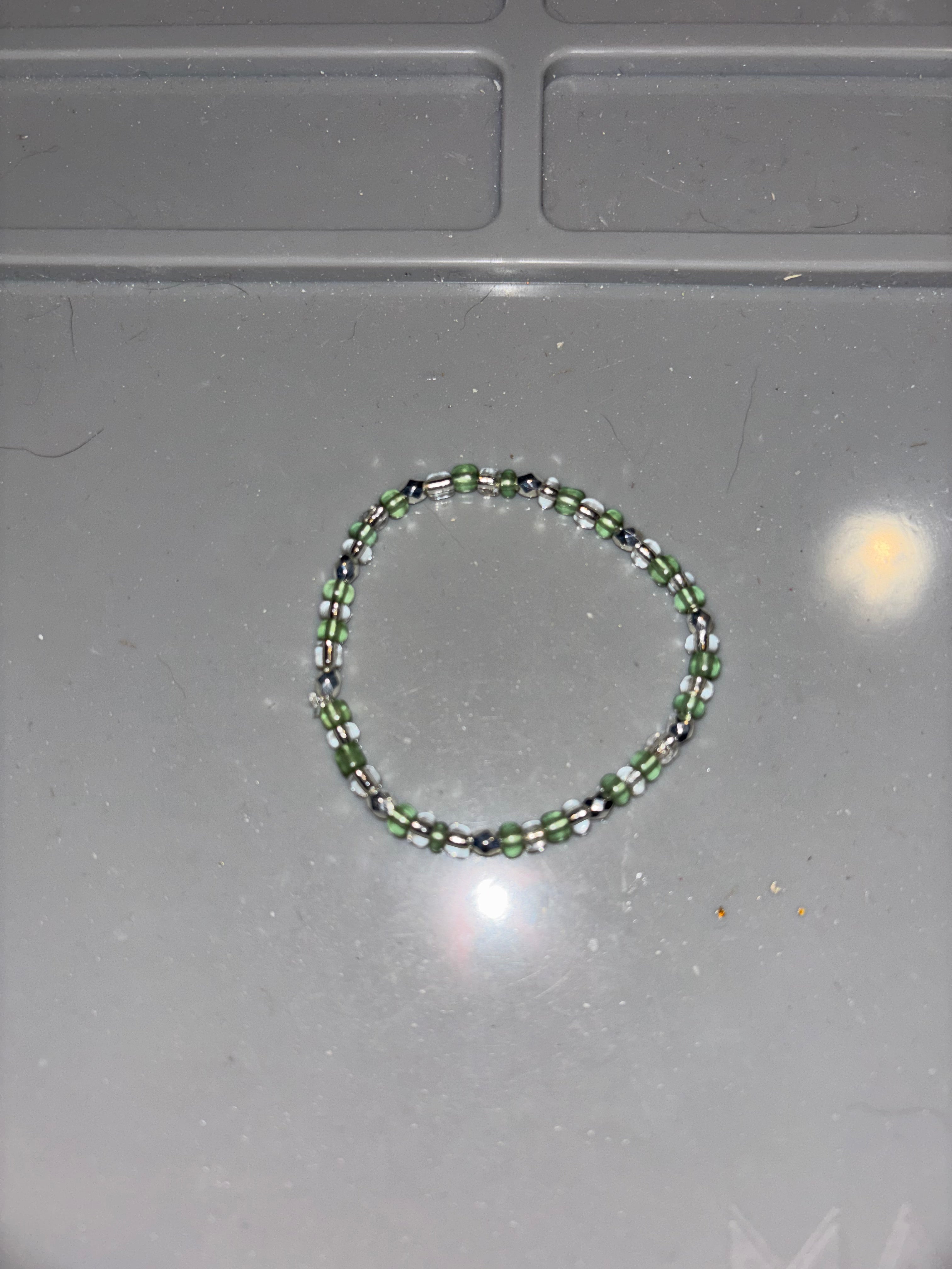 Multi colored glass bead bracelet ‘Moss Man’