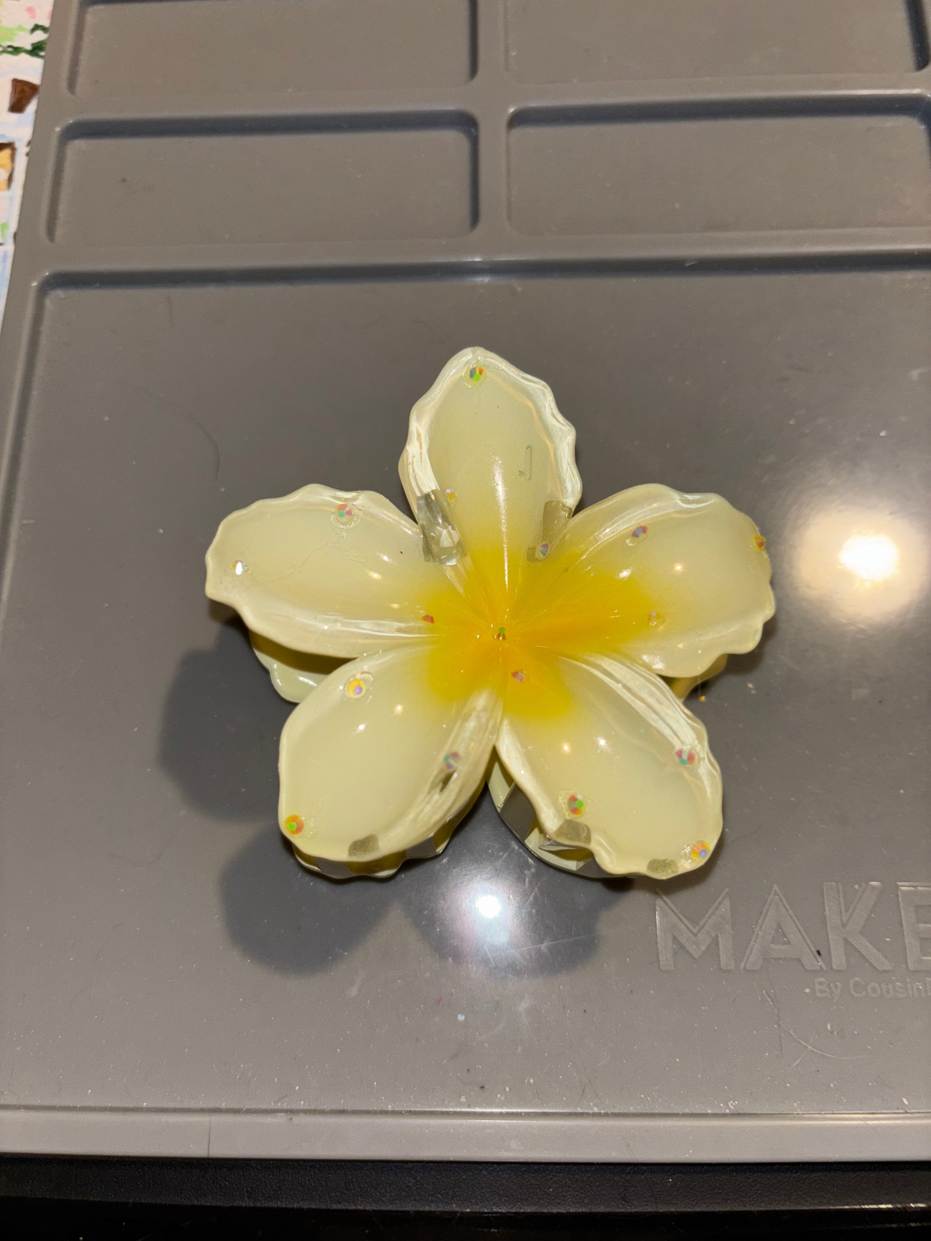 Rhinestone lily flower claw clip YELLOW