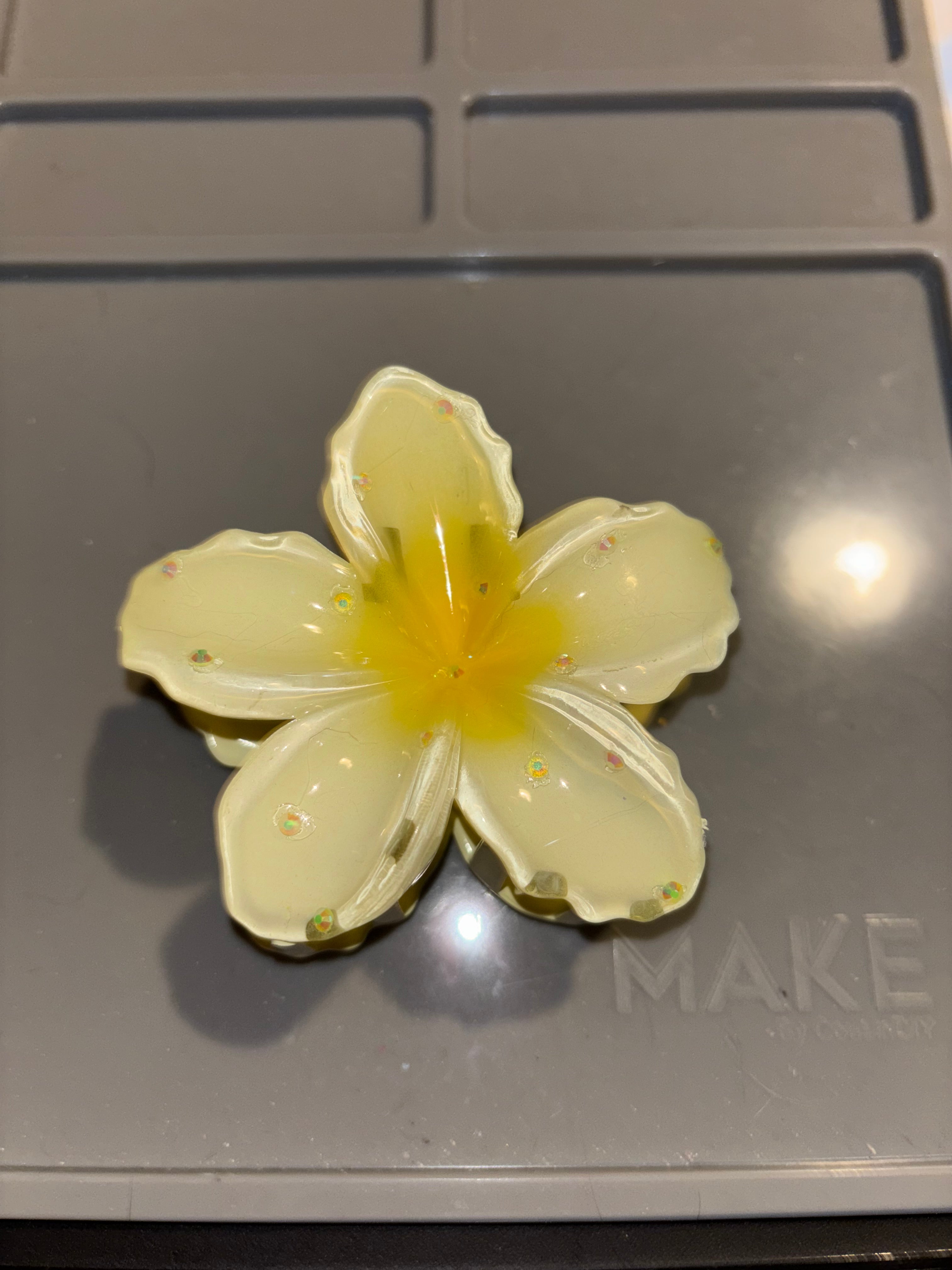 Rhinestone lily flower claw clip YELLOW