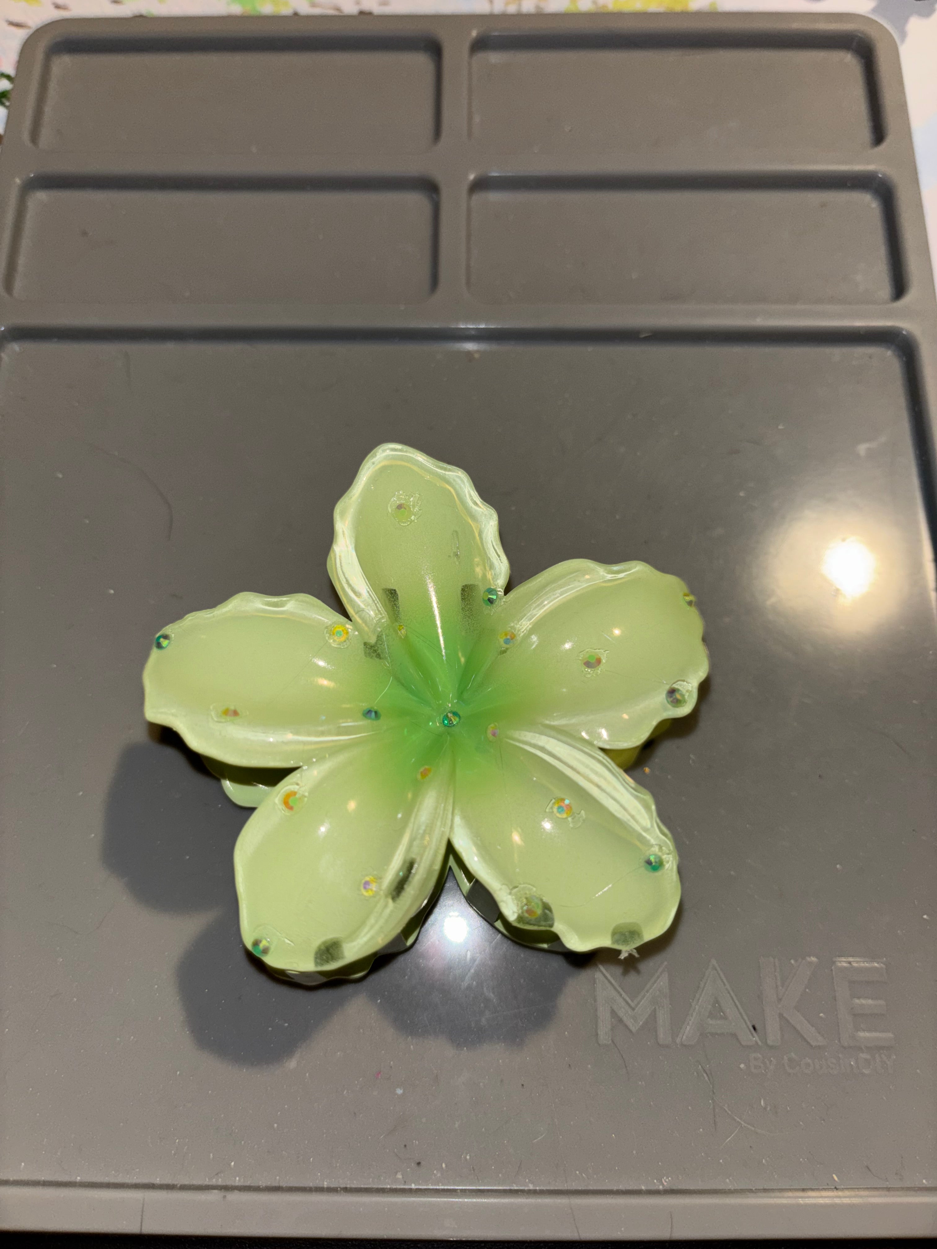 Rhinestone lily flower claw clip GREEN